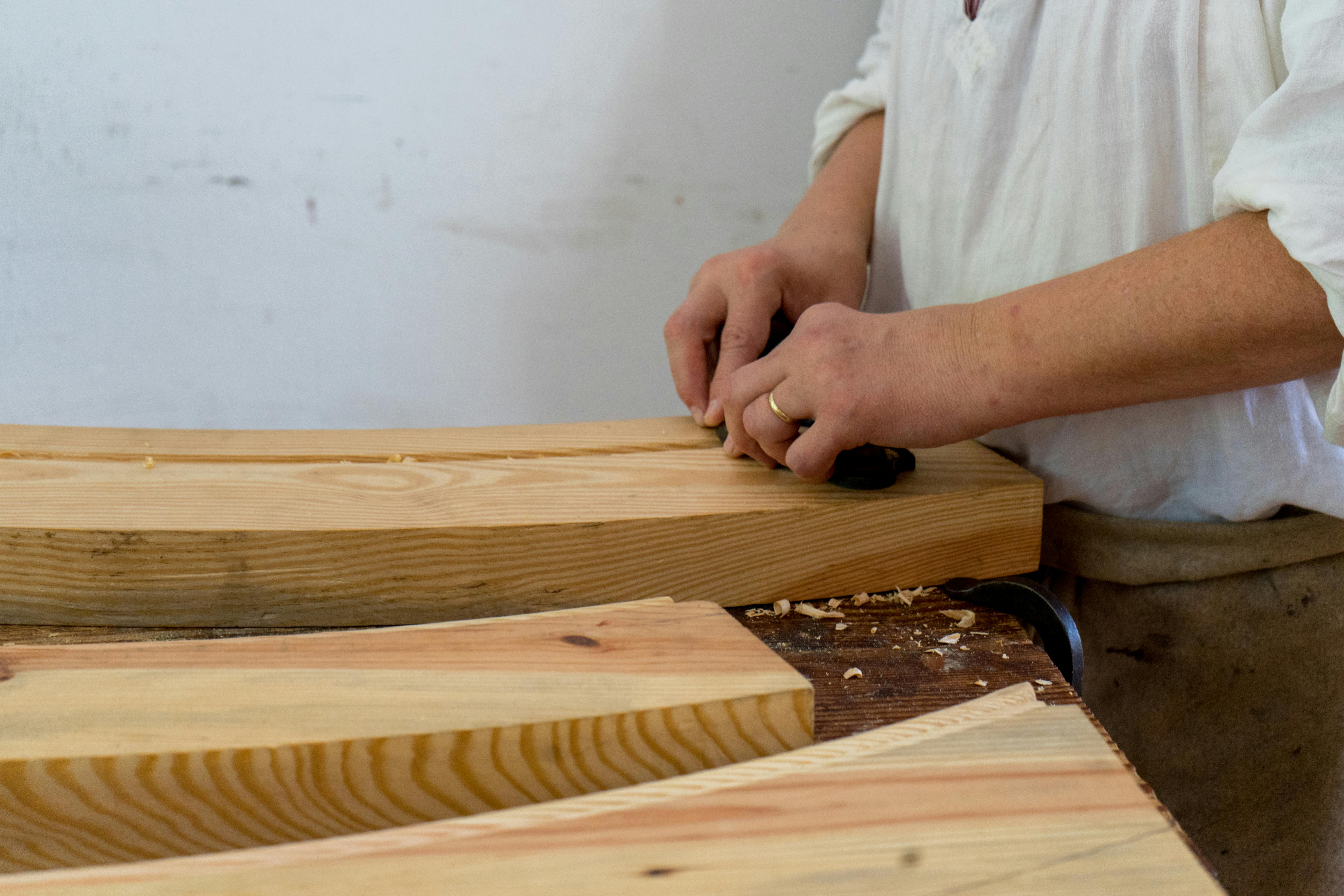 Vom Wald zum Wohntraum – Einblicke in die Handwerkskunst des Holzbaus