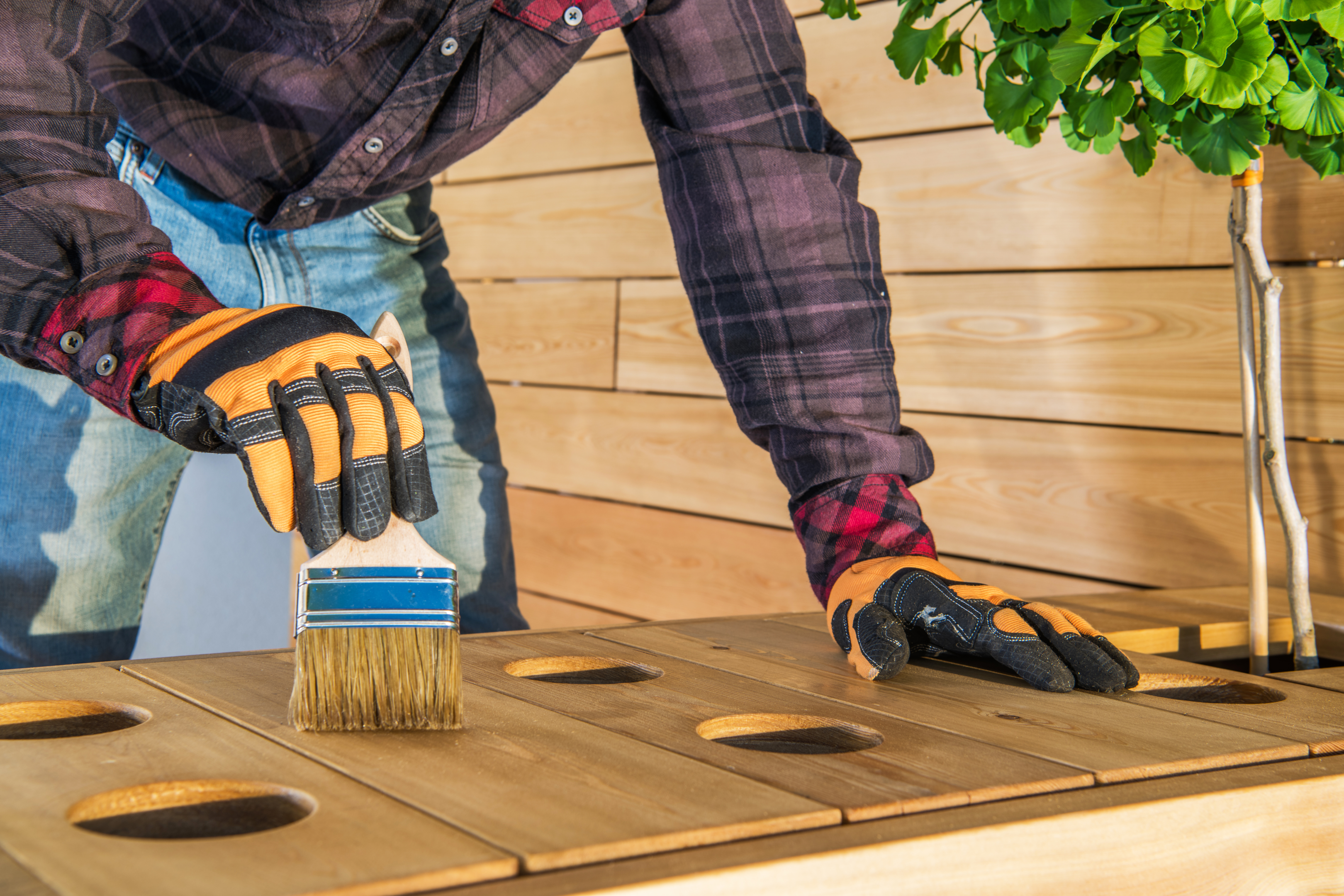 Holz mit Leinöl behandeln